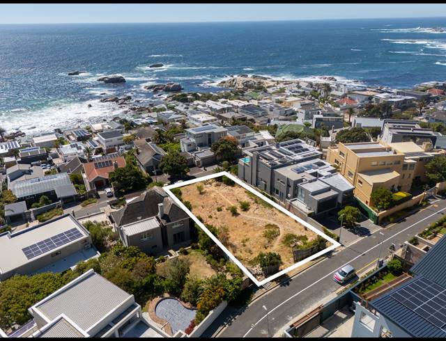 883M² VACANT LAND FOR SALE IN CAMPS BAY